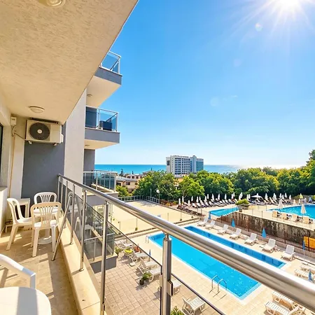 Yalta Goldstrand
