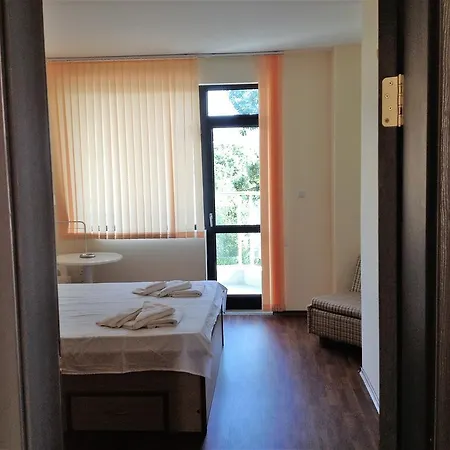 Yalta Apartment Golden Sands