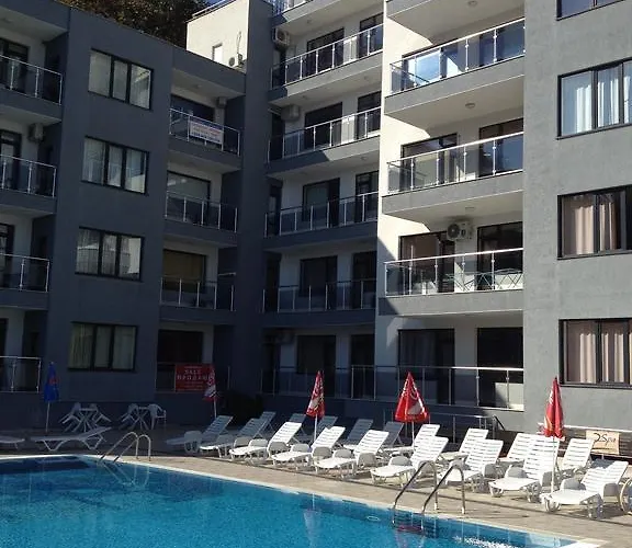 Yalta غولدن ساندز