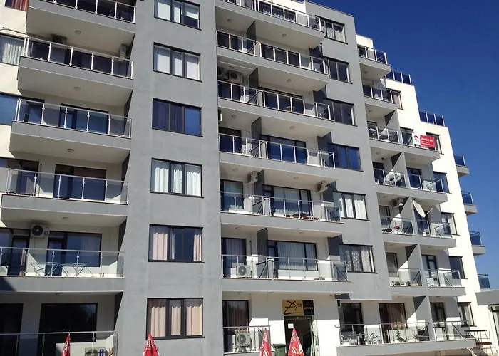 Yalta غولدن ساندز